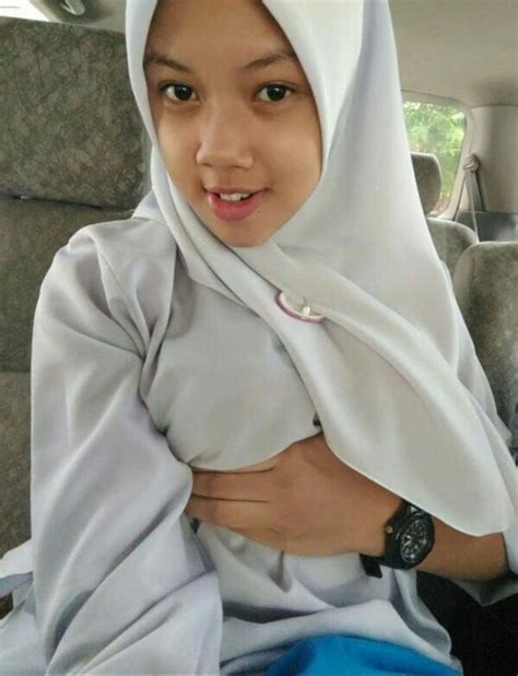 Budak sekolah hisap konek sambil lancap • Malay Sex.